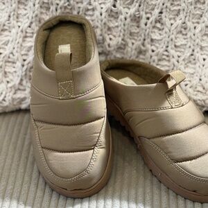 MADEWELL ladies Quilted Scuffs SLIPPERS tan size 7